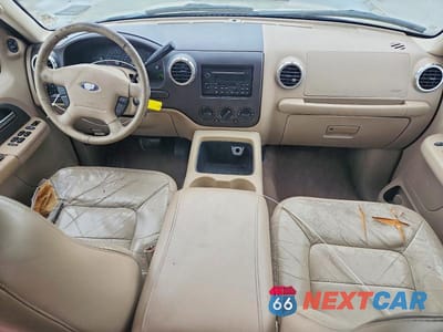 Zdjęcie 8 z 12 samochodu: 2004 FORD EXPEDITION XLT VIN:1FMPU15L64LB03662 - miniatura