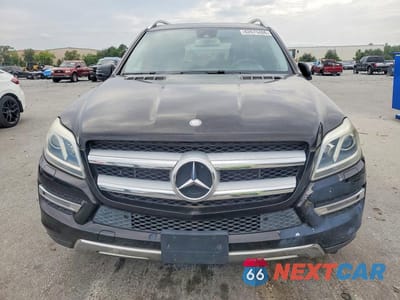 Piąte zdjęcie samochodu w środku: 2015 MERCEDES-BENZ GL 450 4MATIC VIN:4JGDF6EE3FA495400 - miniatura