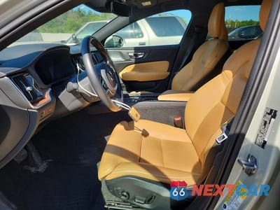 Zdjęcie 7 z 13 samochodu: 2020 VOLVO V60 CROSS COUNTRY T5 MOMENTUM VIN:YV4102WK8L1031078 - miniatura