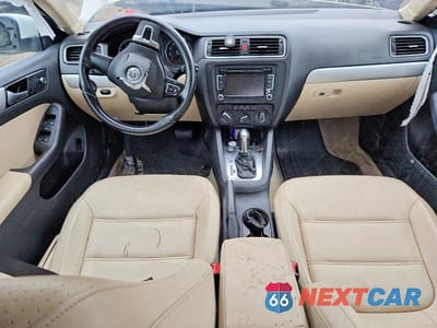 Zdjęcie 8 z 12 samochodu: 2014 VOLKSWAGEN JETTA SE VIN:3VWD17AJ8EM372217 - miniatura