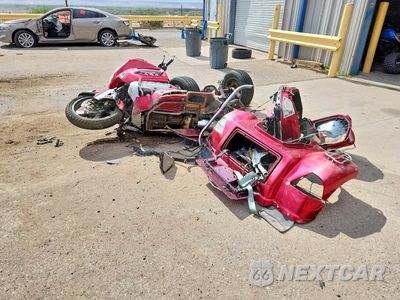 Trzecie zdjęcie samochodu z tyłu: 2004 HONDA GL1800 VIN:1HFSC470X4A300261 - miniatura