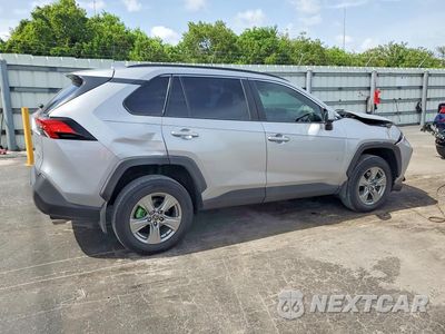 Trzecie zdjęcie samochodu z tyłu: 2023 TOYOTA RAV4 XLE VIN:2T3W1RFV0PW272214 - miniatura