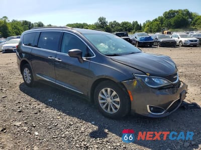 Czwarte zdjęcie samochodu z boku: 2017 CHRYSLER PACIFICA TOURING L VIN:2C4RC1BG7HR844844 - miniatura
