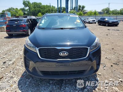 Piąte zdjęcie samochodu w środku: 2019 KIA SORENTO S V6 VIN:5XYPG4A53KG598531 - miniatura