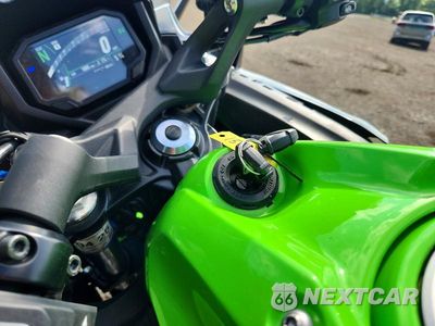 Zdjęcie 8 z 9 samochodu: 2023 KAWASAKI EX650 R VIN:ML5EXER14PDA89551 - miniatura