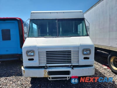 Piąte zdjęcie samochodu w środku: 2015 FORD F59 DELIVERY TRUCK VIN:1F65F5KY9F0A08761 - miniatura
