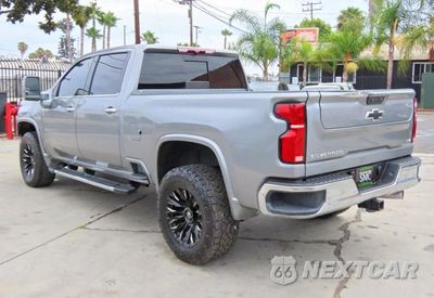 Czwarte zdjęcie samochodu z boku: 2024 CHEVROLET SILVERADO K2500 HEAVY DUTY LTZ VIN:2GC4YPEY7R1111227 - miniatura