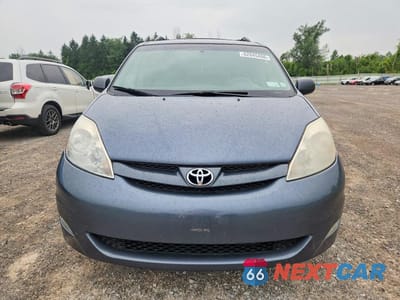 Piąte zdjęcie samochodu w środku: 2008 TOYOTA SIENNA XLE VIN:5TDBK22C88S015831 - miniatura