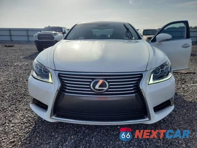 Piąte zdjęcie samochodu w środku: 2013 LEXUS LS 460L VIN:JTHGL5EF6D5047945 - miniatura