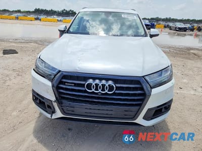 Piąte zdjęcie samochodu w środku: 2017 AUDI Q7 PRESTIGE VIN:WA1VABF77HD044692 - miniatura