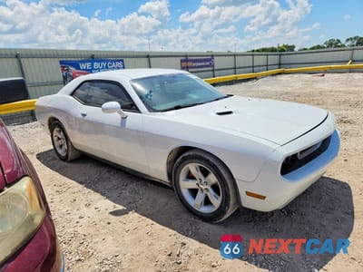 Czwarte zdjęcie samochodu z boku: 2014 DODGE CHALLENGER SXT VIN:2C3CDYAG2EH250021 - miniatura