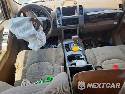 Zdjęcie 8 z 13 samochodu: 2006 NISSAN PATHFINDER S VIN:5N1AR18U86C648714 - miniatura