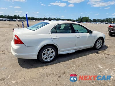 Trzecie zdjęcie samochodu z tyłu: 2011 FORD FUSION SE VIN:3FAHP0HA9BR318266 - miniatura