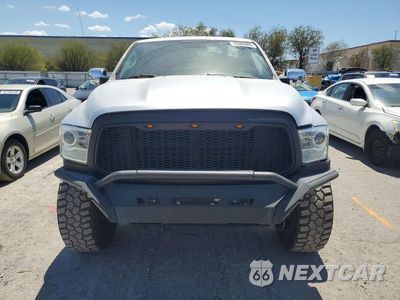 Piąte zdjęcie samochodu w środku: 2017 RAM 1500 LARAMIE VIN:1C6RR6VT6HS736144 - miniatura