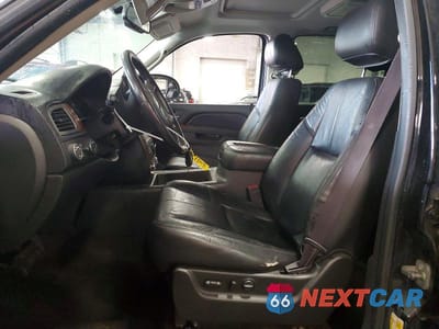 Zdjęcie 7 z 14 samochodu: 2012 CHEVROLET SUBURBAN K1500 LT VIN:1GNSKJE78CR182200 - miniatura