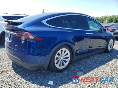 Trzecie zdjęcie samochodu z tyłu: 2017 TESLA MODEL X VIN:5YJXCBE24HF054703 - miniatura