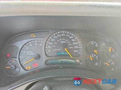 Zdjęcie 9 z 12 samochodu: 2005 CHEVROLET SILVERADO K2500 HEAVY DUTY VIN:1GCHK23U85F829314 - miniatura
