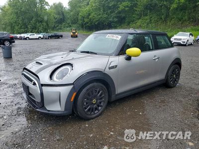 2024 MINI COOPER SE WMW13DJ0XR2U74165 - główne zdjęcie licytacji z USA - miniatura