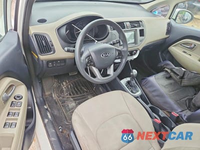Zdjęcie 8 z 12 samochodu: 2014 KIA RIO LX VIN:KNADM4A32E6361950 - miniatura
