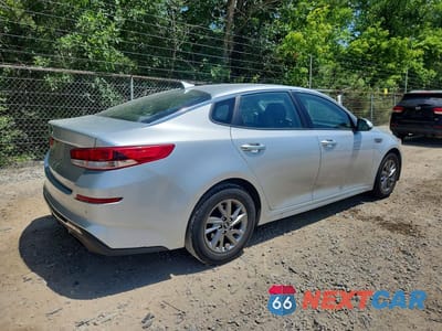 Trzecie zdjęcie samochodu z tyłu: 2019 KIA OPTIMA LX VIN:5XXGT4L3XKG296097 - miniatura