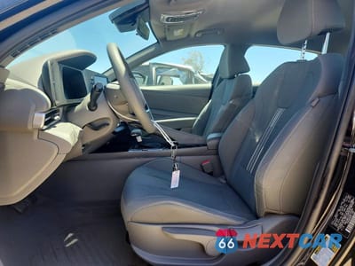 Zdjęcie 7 z 12 samochodu: 2025 HYUNDAI ELANTRA HYBRID BLUE VIN:KMHLM4DJ3SU150381 - miniatura
