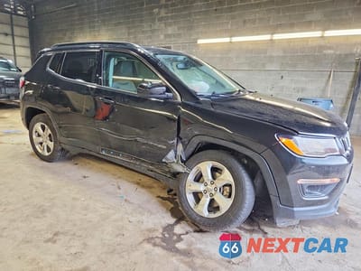 Czwarte zdjęcie samochodu z boku: 2020 JEEP COMPASS LATITUDE VIN:3C4NJDBBXLT129928 - miniatura