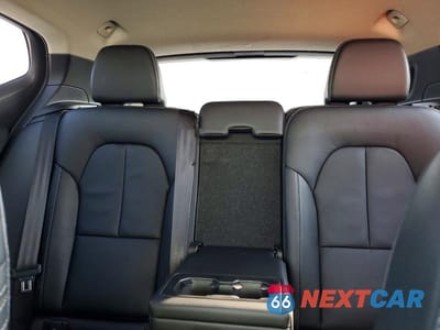 Zdjęcie 10 z 13 samochodu: 2023 VOLVO XC40 CORE VIN:YV4L12UK0P2951022 - miniatura