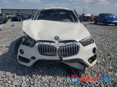 Piąte zdjęcie samochodu w środku: 2017 BMW X1 XDRIVE28I VIN:WBXHT3C36H5F73989 - miniatura