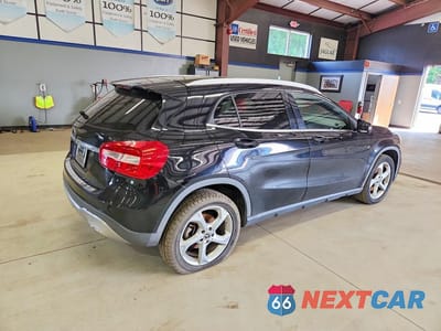 Trzecie zdjęcie samochodu z tyłu: 2020 MERCEDES-BENZ GLA 250 VIN:W1NTG4EB1LJ702345 - miniatura