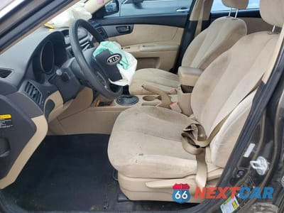 Zdjęcie 7 z 12 samochodu: 2010 KIA OPTIMA LX VIN:KNAGG4A8XA5398518 - miniatura