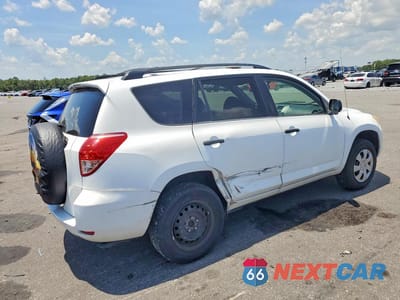 Trzecie zdjęcie samochodu z tyłu: 2006 TOYOTA RAV4 BASE VIN:JTMZD33V365028942 - miniatura
