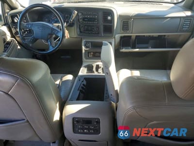 Zdjęcie 8 z 13 samochodu: 2004 CHEVROLET SUBURBAN K1500 VIN:1GNFK16Z54J157885 - miniatura