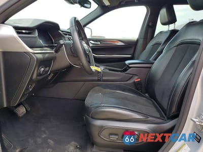 Zdjęcie 7 z 13 samochodu: 2023 JEEP GRAND CHEROKEE L LAREDO VIN:1C4RJKAG1P8736291 - miniatura