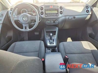 Zdjęcie 8 z 13 samochodu: 2011 VOLKSWAGEN TIGUAN S VIN:WVGBV7AX5BW516171 - miniatura