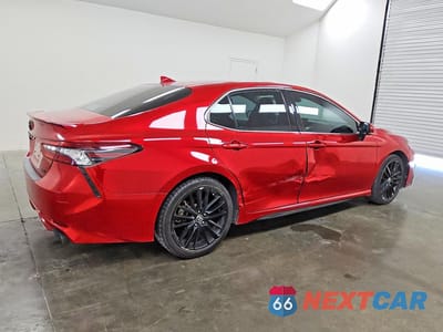Trzecie zdjęcie samochodu z tyłu: 2021 TOYOTA CAMRY XSE VIN:4T1K61AK7MU455080 - miniatura