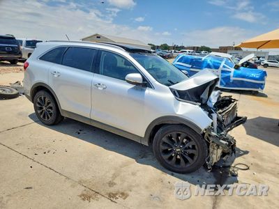 Czwarte zdjęcie samochodu z boku: 2020 KIA SORENTO EX V6 VIN:5XYPH4A58LG705619 - miniatura