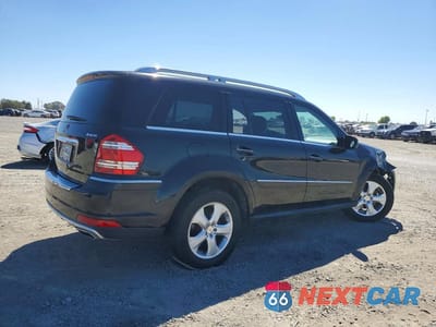 Trzecie zdjęcie samochodu z tyłu: 2010 MERCEDES-BENZ GL 450 4MATIC VIN:4JGBF7BE4AA555954 - miniatura