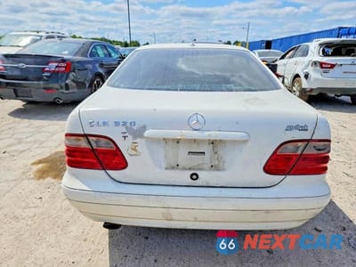 Zdjęcie 6 z 12 samochodu: 2002 MERCEDES-BENZ CLK 320 VIN:WDBLJ65G32F199028 - miniatura