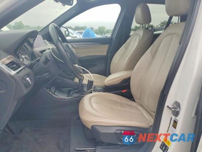 Zdjęcie 7 z 13 samochodu: 2016 BMW X1 XDRIVE28I VIN:WBXHT3Z32G4A48942 - miniatura