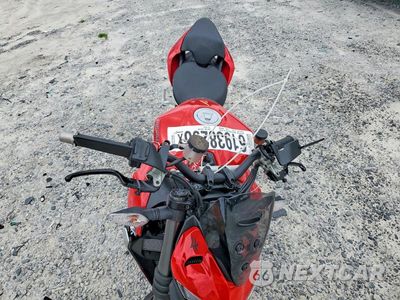 Piąte zdjęcie samochodu w środku: 2022 DUCATI STREETFIGHTER V2 VIN:ZDMFAKYW7NB001738 - miniatura