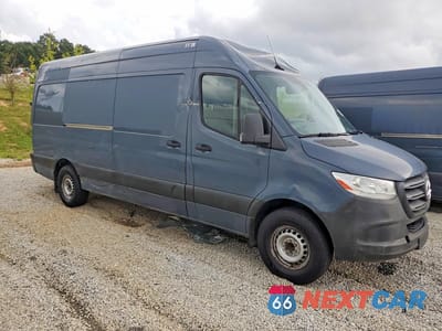 Czwarte zdjęcie samochodu z boku: 2019 MERCEDES-BENZ SPRINTER 2500/3500 DELIVERY VAN VIN:WD4PF1CD0KP134220 - miniatura
