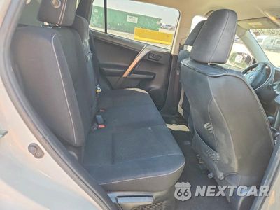 Zdjęcie 11 z 14 samochodu: 2018 TOYOTA RAV4 HYBRID LE VIN:JTMRJREVXJD190350 - miniatura