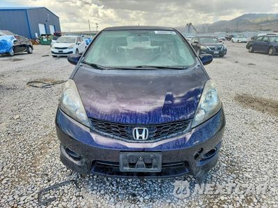 Piąte zdjęcie samochodu w środku: 2013 HONDA FIT SPORT VIN:JHMGE8H56DC076095 - miniatura