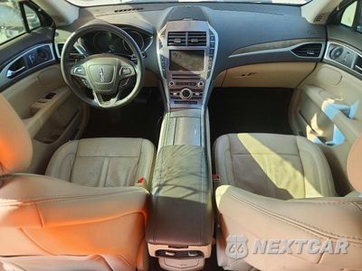 Zdjęcie 8 z 13 samochodu: 2019 LINCOLN MKZ RESERVE II VIN:3LN6L5E94KR629670 - miniatura