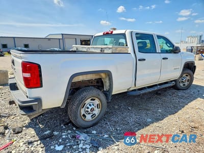 Trzecie zdjęcie samochodu z tyłu: 2016 GMC SIERRA K2500 STANDARD VIN:1GT12REG6GF162845 - miniatura