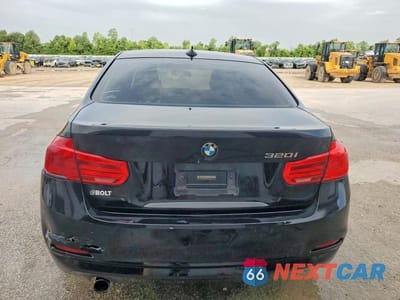Zdjęcie 6 z 12 samochodu: 2017 BMW 320 I VIN:WBA8E1G58HNU13050 - miniatura