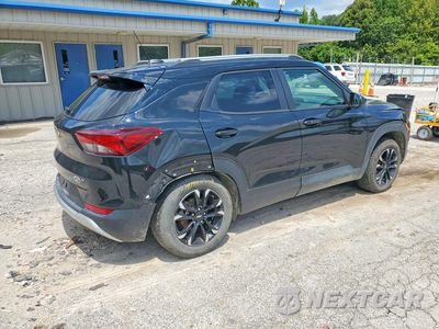 Trzecie zdjęcie samochodu z tyłu: 2022 CHEVROLET TRAILBLAZER LT VIN:KL79MRSL3NB121489 - miniatura