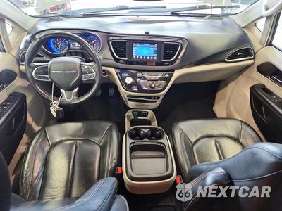 Zdjęcie 8 z 13 samochodu: 2020 CHRYSLER PACIFICA TOURING L VIN:2C4RC1BG8LR276905 - miniatura