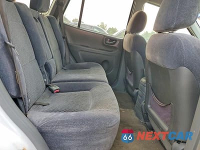 Zdjęcie 11 z 13 samochodu: 2004 HYUNDAI SANTA FE BASE VIN:KM8SB12B74U819136 - miniatura