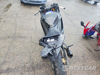 Zdjęcie 6 z 8 samochodu: 2020 YAMAHA YZFR3 A VIN:MH3RH18Y1LK003564 - miniatura